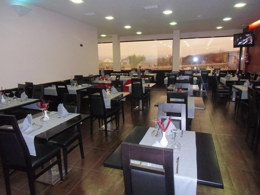 Area De Servicio Villamartin Villamartín de la Abadía エクステリア 写真